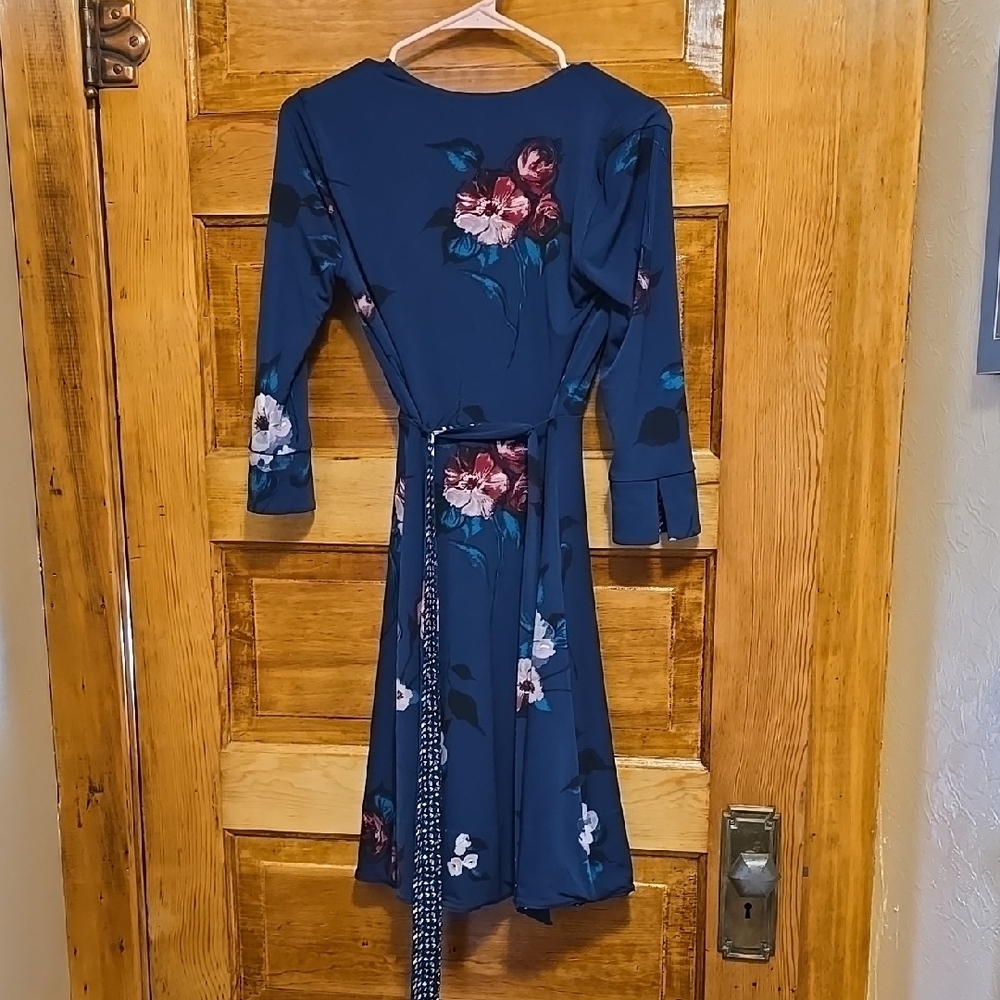 White House Black Market Fit and Flare Reversable Dress XXS - Picture 4 of 4